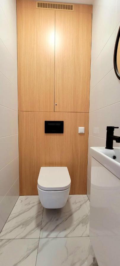 Bast 17 Dom Duzy Parking , Mandoria , Ptak , 2 Sypialnie Lub 1 Sypialnia, Taras , Autostrada A1, Kalinowskiego 17E Wifi Lodž Exteriér fotografie